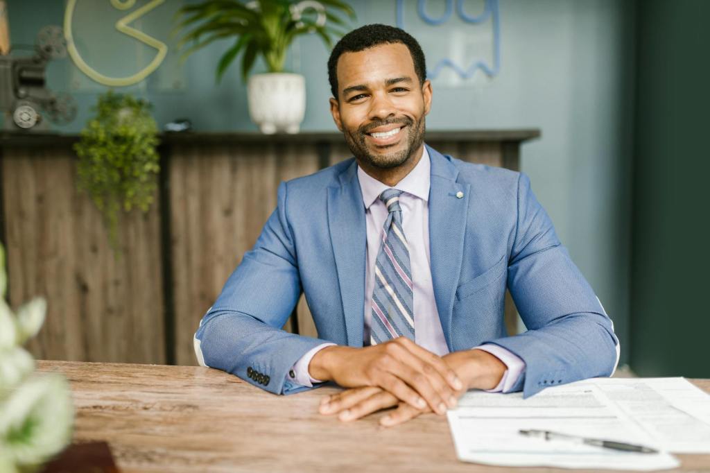 How to Find A Broker and Start&nbsp;Investing